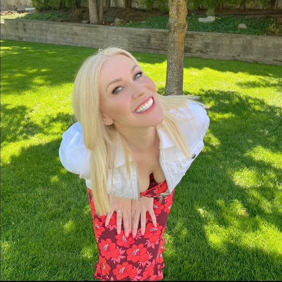 Meet your Posher, Becky - Picture 1 of 1